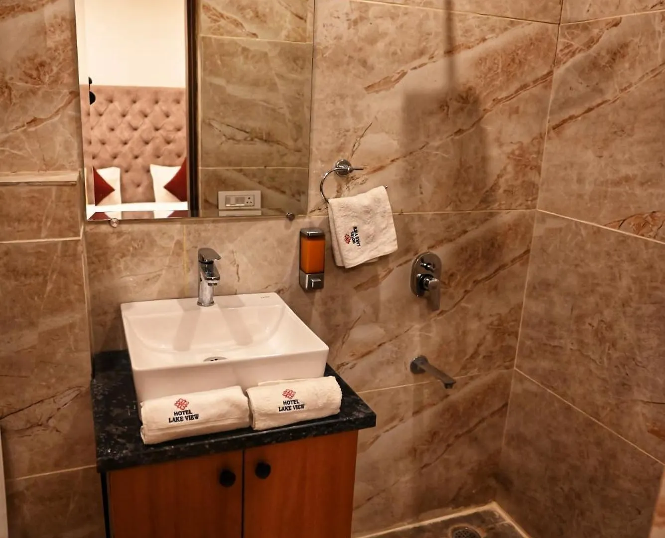Hotel Lake View Chandīgarh