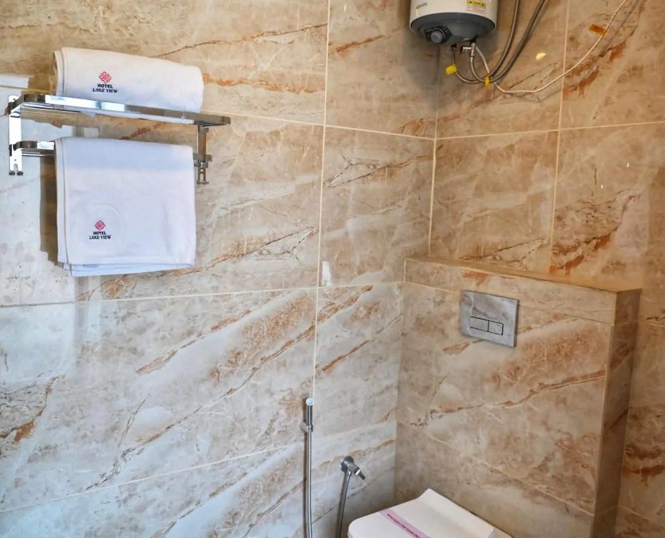 Hotel Lake View Chandīgarh Indie