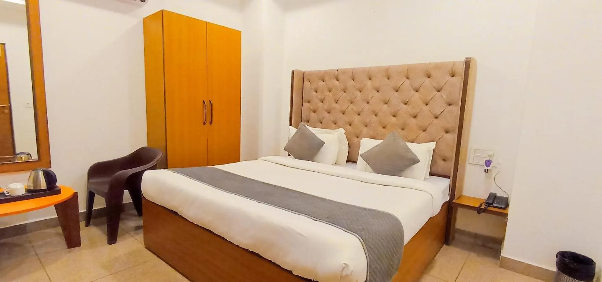 Hotel Lake View Chandīgarh