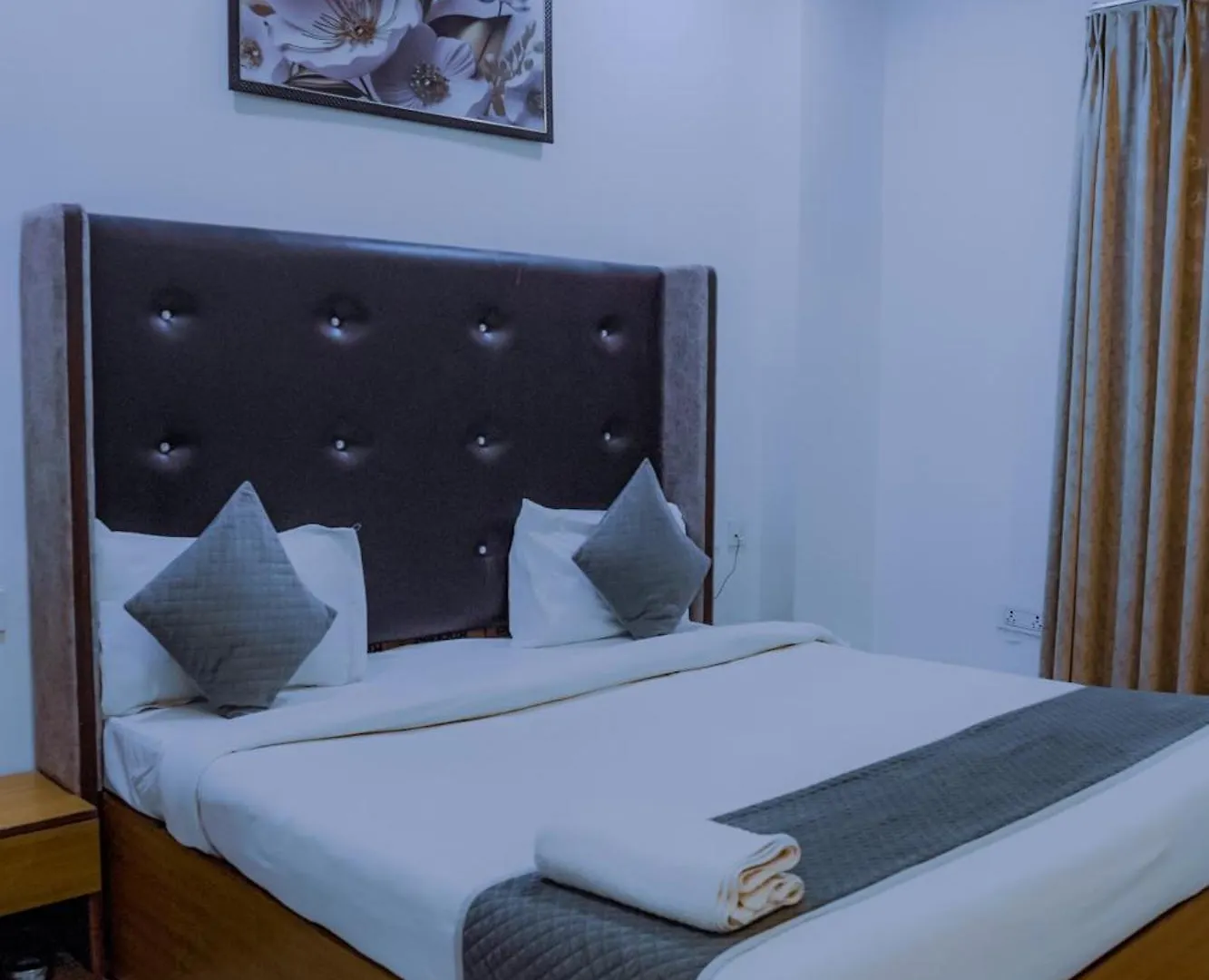 Hotel Lake View Chandīgarh 0*,