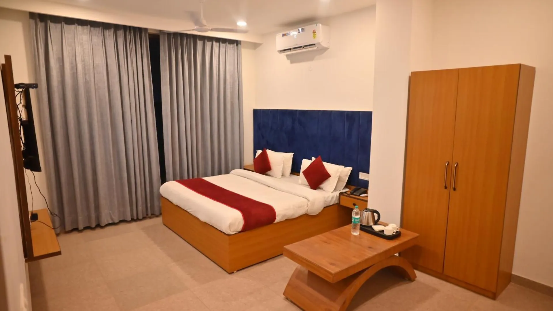 Hotel Lake View Chandigarh