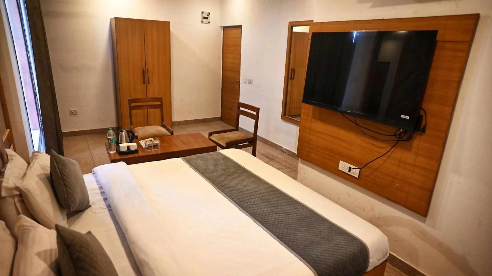 Hotel Lake View Chandigarh