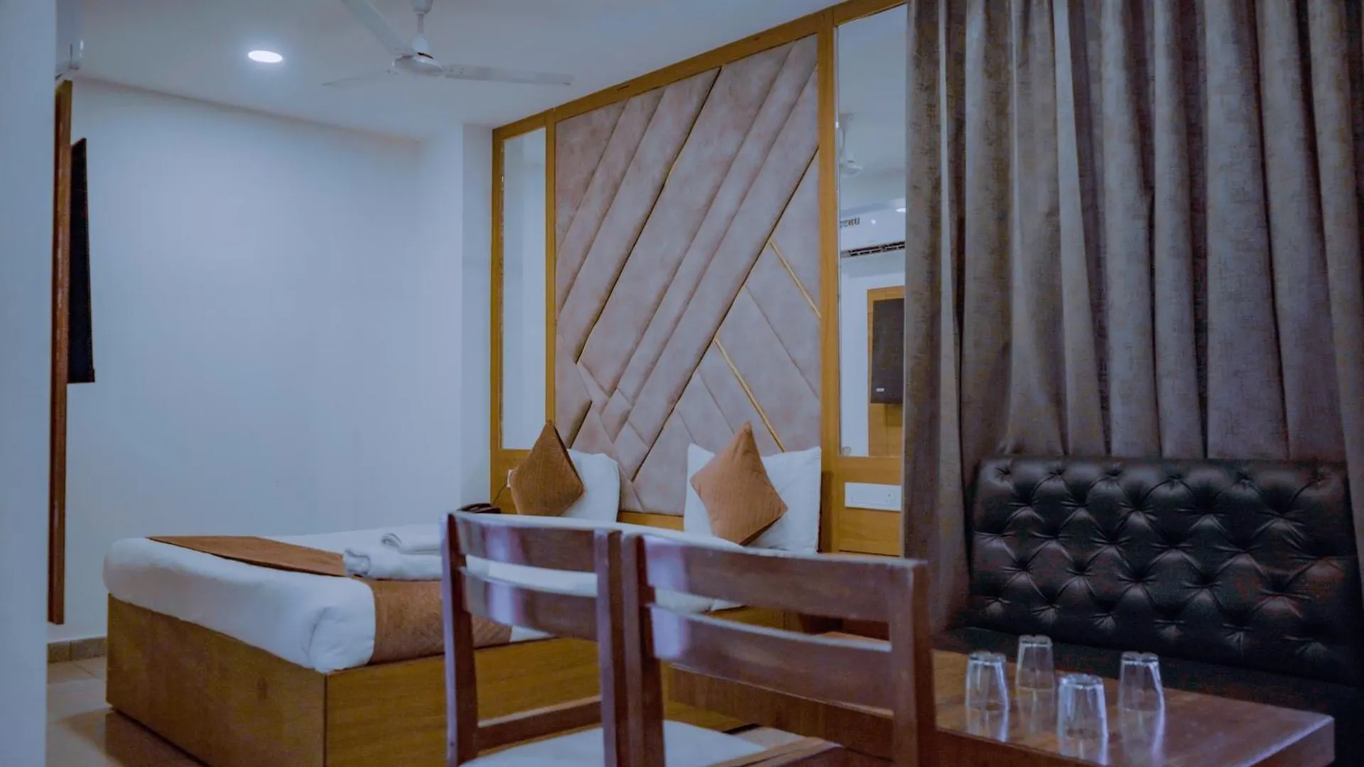 Hotel Lake View Chandigarh